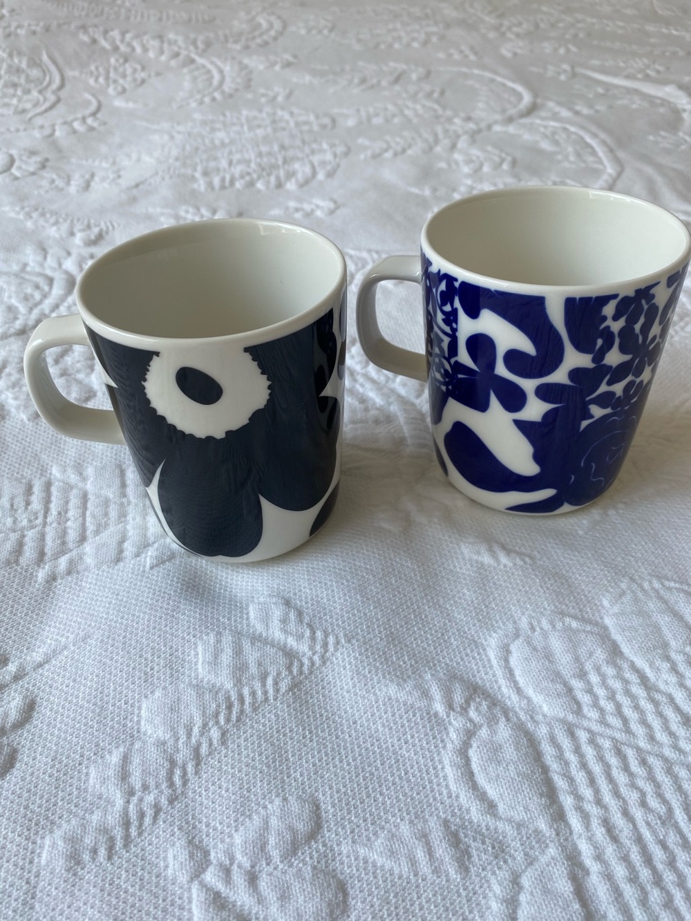 Merimekko 2 mugs in black and white or navy and white print